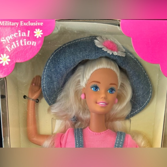 Vintage New In Box Military Edition Sweet Daisy Barbie - Picture 3 of 11